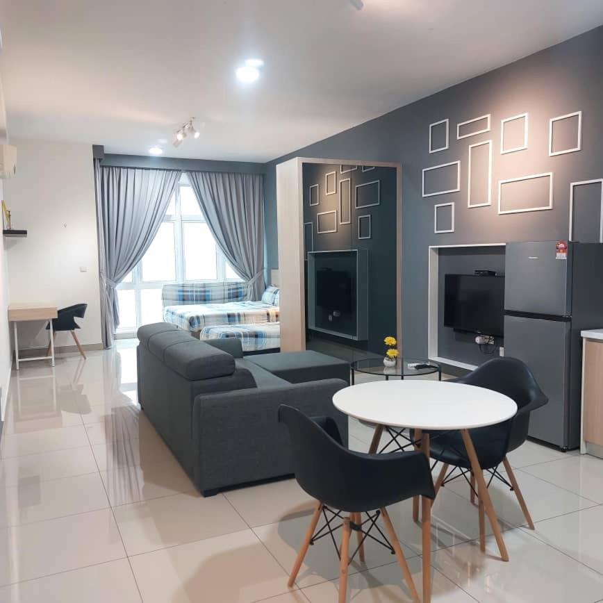 Twin Galaxy Jb Homestay By Summer Johor Bahru Exterior foto